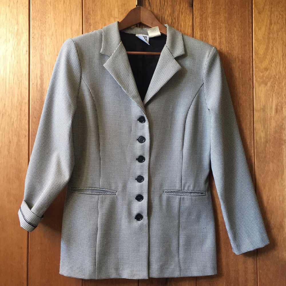 Perfect houndstooth blazer from the 90’s!